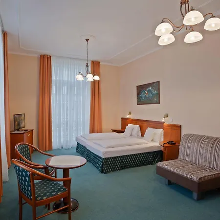 فندق Westend 4*